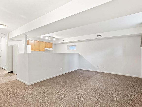 3rd image of 2145 W Shakespeare Ave #B