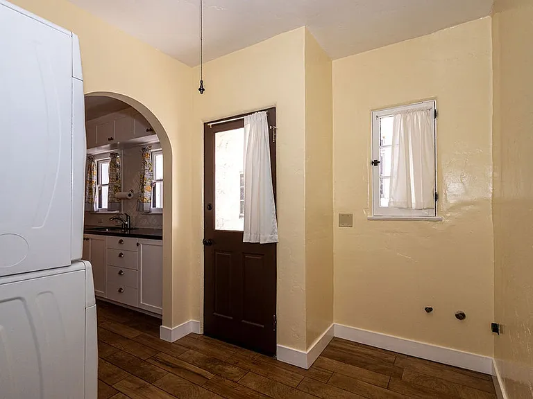 1221 S Sycamore Ave — Photo 21