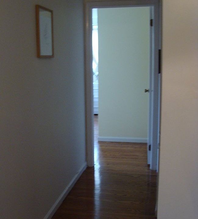2nd image of 825 Sycamore Dr