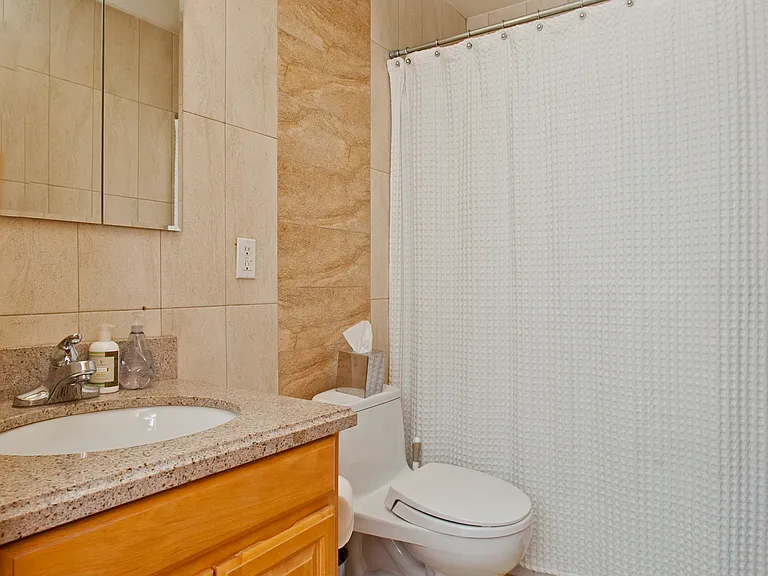 105 E 9th St #1F — Photo 11