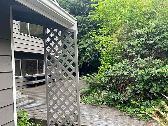 5th image of 15205 32nd Ave W