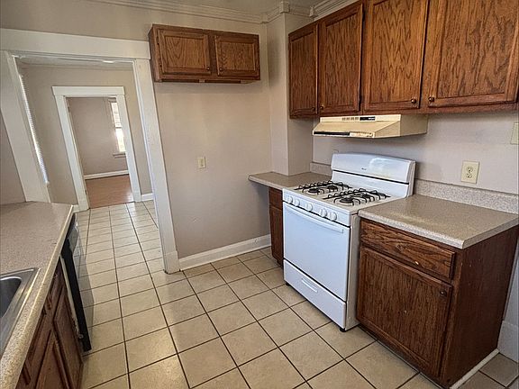 4th image of 316 Garden St