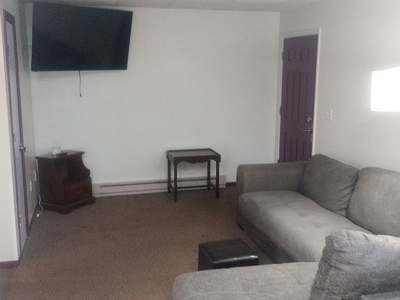 3rd image of 219 N Bridge Ln APT 1