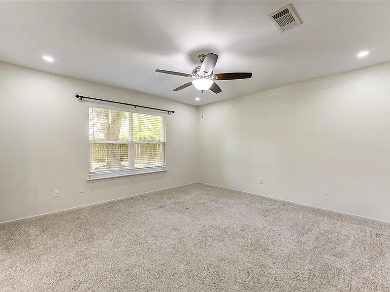 2114 River Village Dr — Photo 29