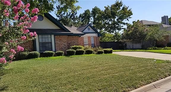 3rd image of 510 Gunnison Dr