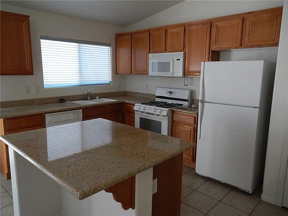 4th image of 513 Lava Beds Way #0