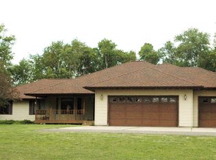 674 Edie Ln, Hudson, WI 54016