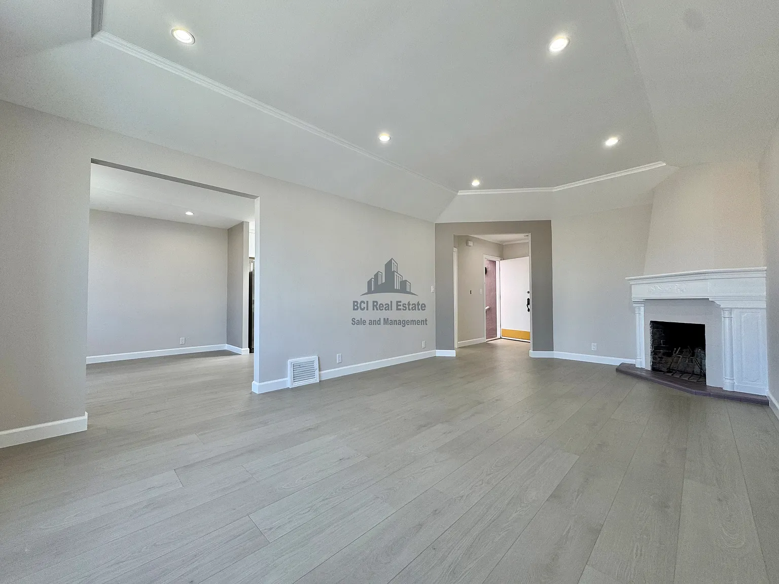 3 bed, 1425 sqft, $5,950 — Photo 3