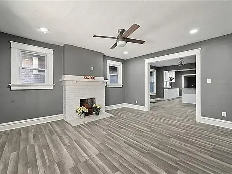 2614 Indiana Ave — Photo 4