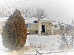 2270 Fallview Dr, Pueblo, CO 81006