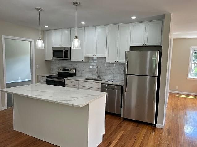 1st image of 136 Glenwood Rd #1