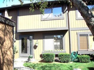 1082 Cascade Dr, Aurora, IL 60506