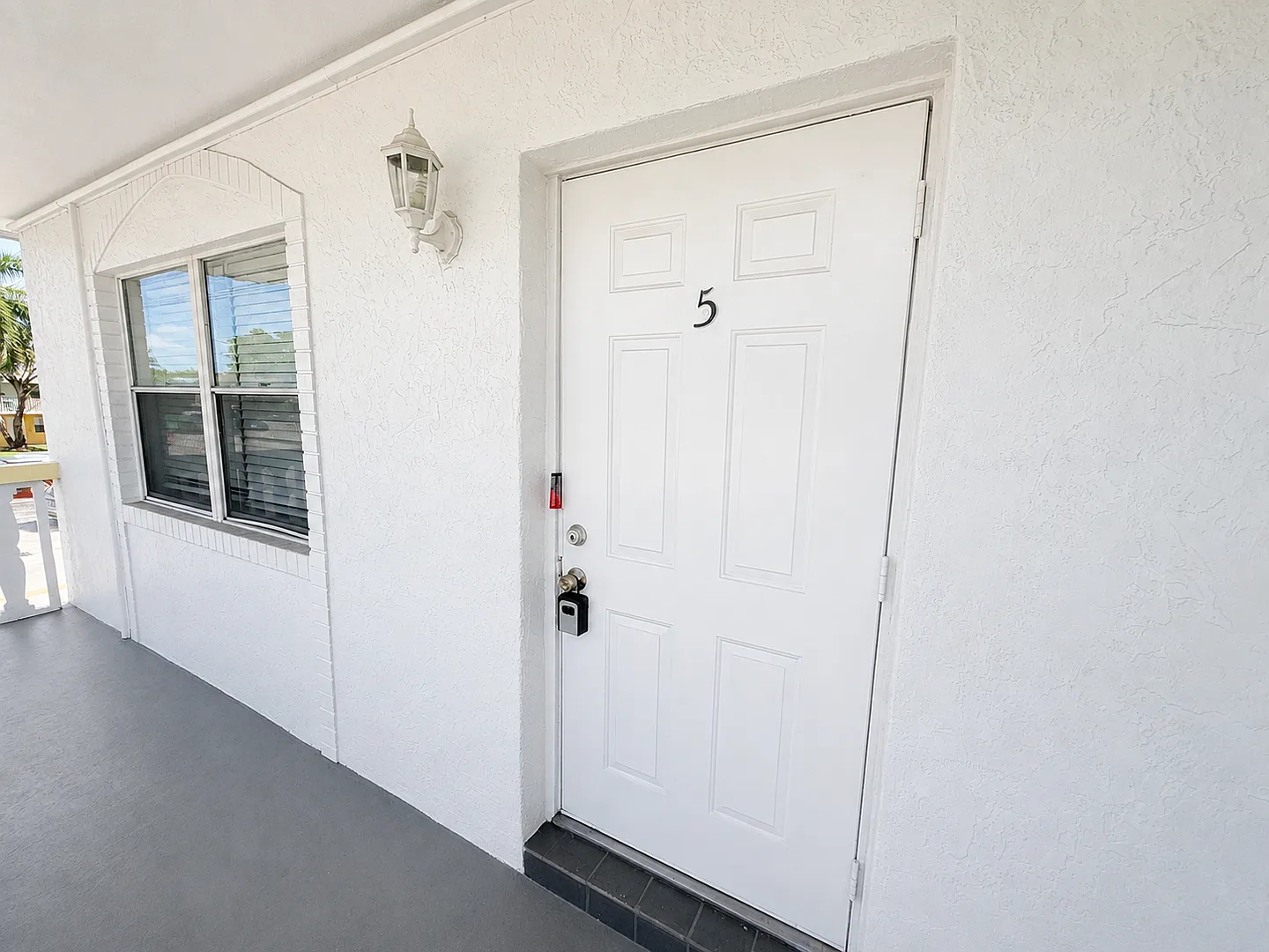 2306 NW 9 Ave — Photo 3