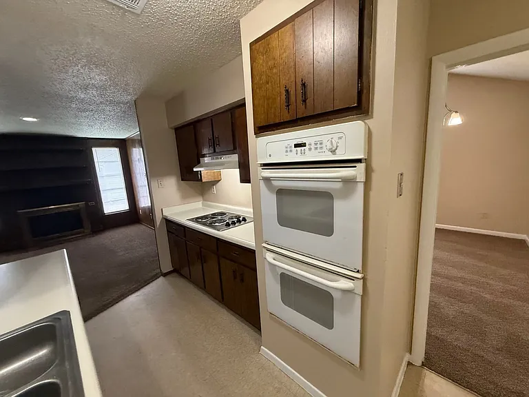 2250 Birken Dr — Photo 7