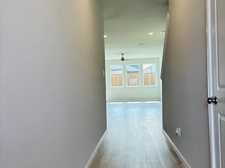 912 Santa Lucia Dr — Photo 27