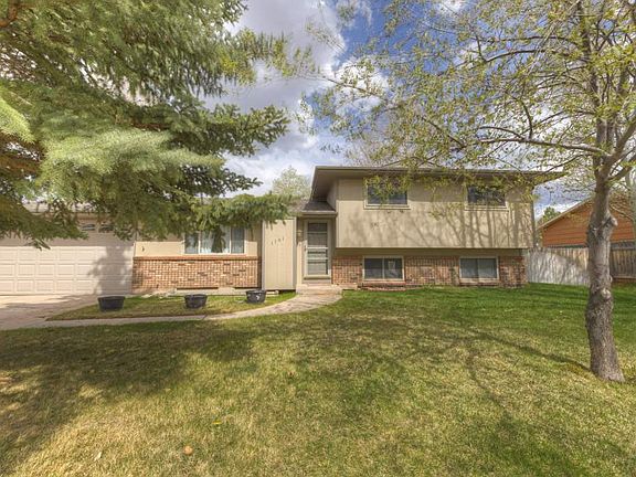 2nd image of 1151 Banock Dr