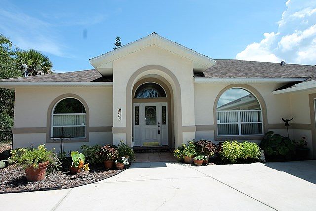 1st image of 607 Yorkshire Dr