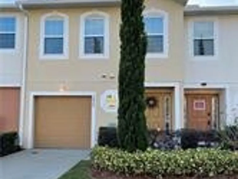 3826 Exeter Ln — Photo 2