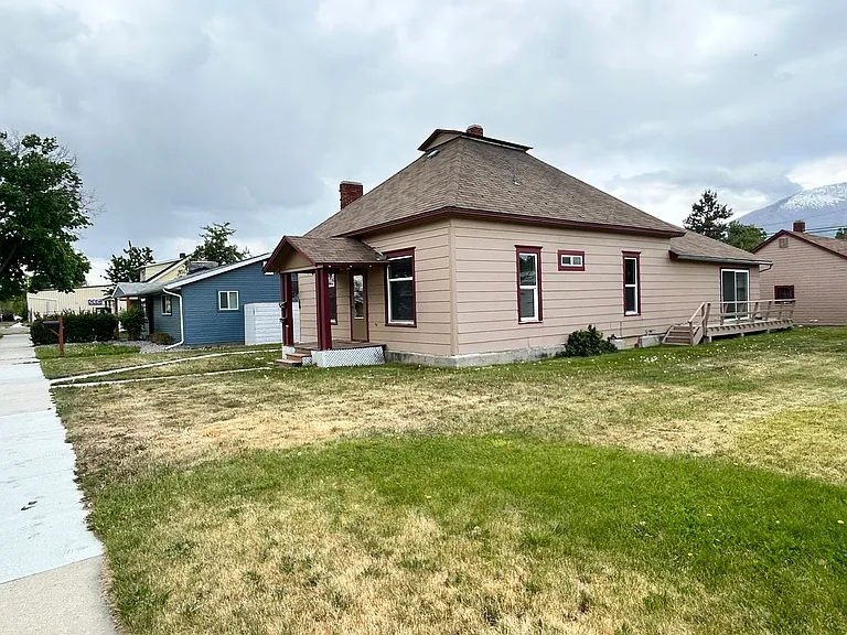 417 N 3rd St — Photo 3