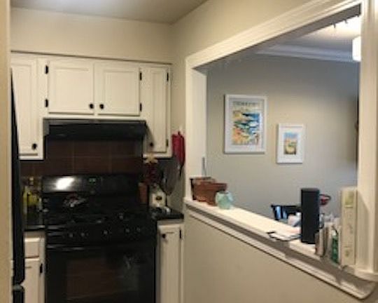 2nd image of 391 Cumberland St #2