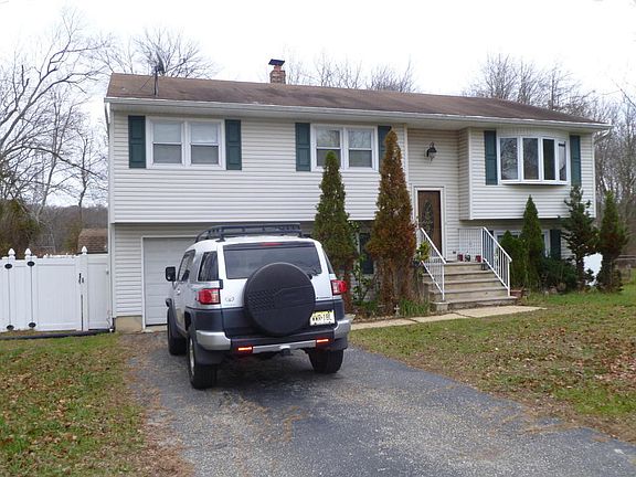 2nd image of 78 Brookwood Pkwy