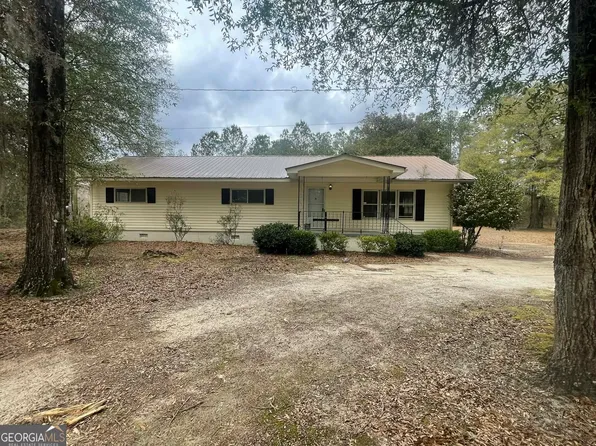 1116 N Lake Dr, East Dublin, GA 31027