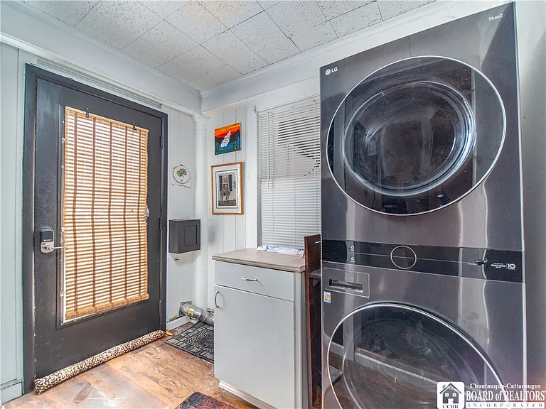 98 Forest Ave — Photo 29