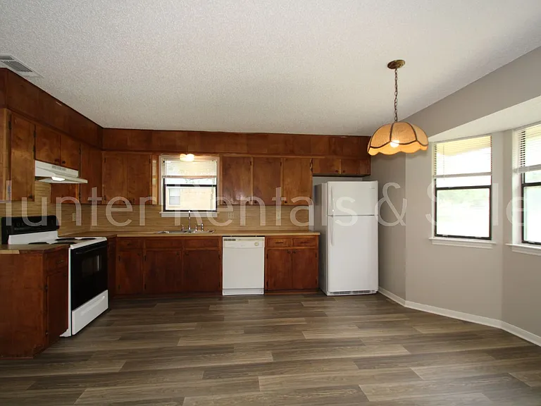 3801 Madison Dr — Photo 8
