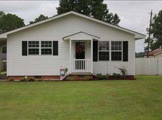 105 Price St, Mount Olive, NC 28365