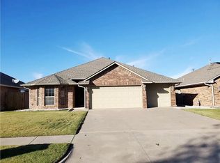 1713 SW 32nd St, Moore, OK 73160