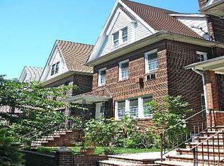 6849 Exeter St, Flushing, NY 11375