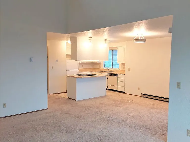 811 North Garden Street — Photo 2