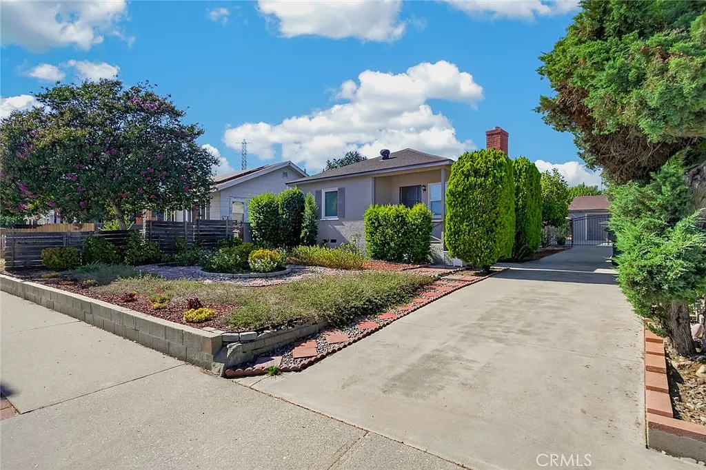 4 bed, 1644 sqft, $5,350 — Photo 1