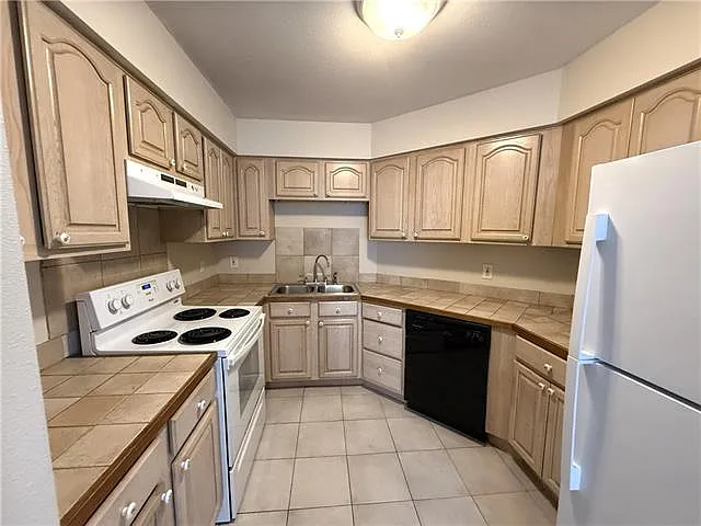 318 Hammond St — Photo 5
