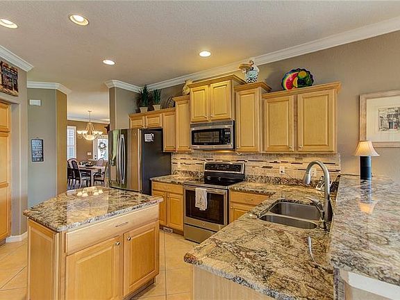 5th image of 132 New Briton Ct