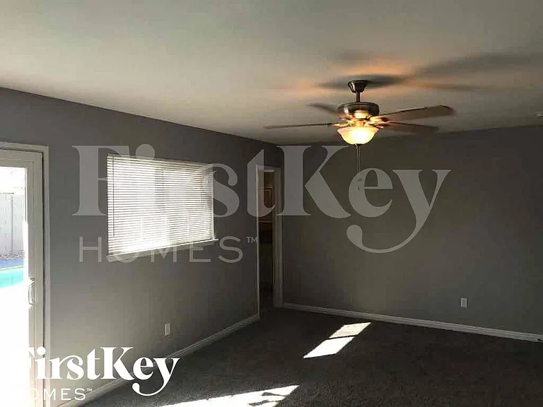 4843 Fairfax Ave — Photo 14