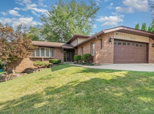 414 Hillview Ct, Lemont, IL