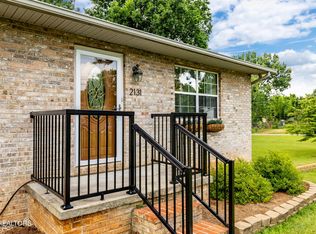 2131 Sentell Cir, Maryville, TN 37803