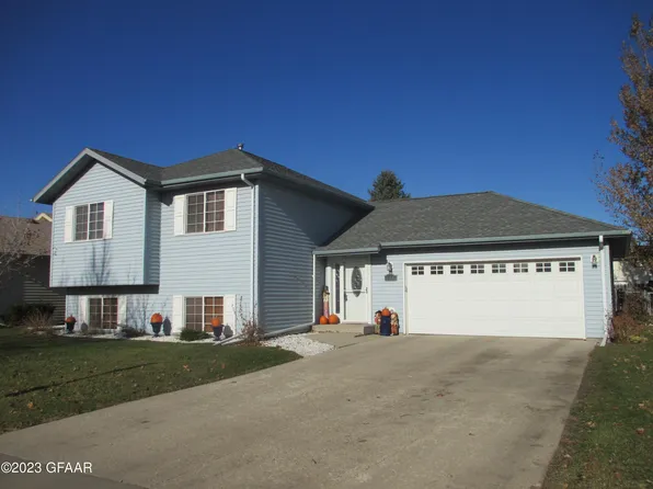 5116 6th Ave N, Grand Forks, ND 58203