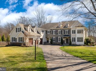 1300 Sugartown Rd, Berwyn, PA 19312