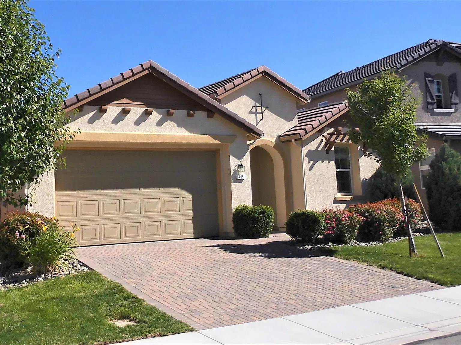 4 bed, 1837 sqft, $2,945 — Photo 1