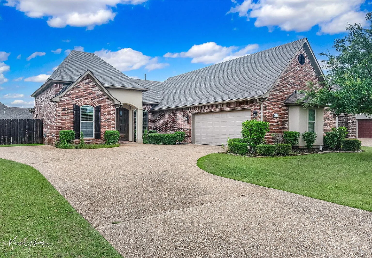 4 bed, 3.0 bath, 2018 sqft, $2,500 — Photo 1