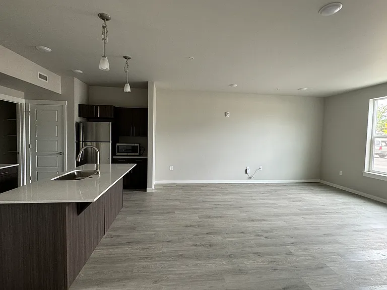 532 N 44th St — Photo 9
