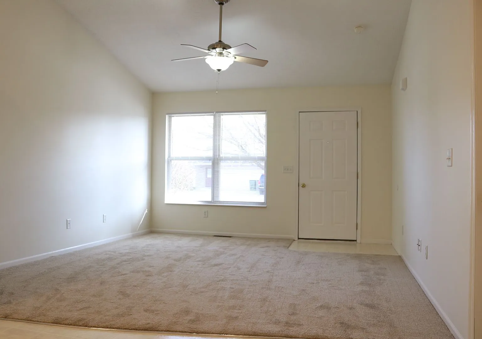 Laurel Creek Apts, 2271 Shamrock Lane — Photo 4