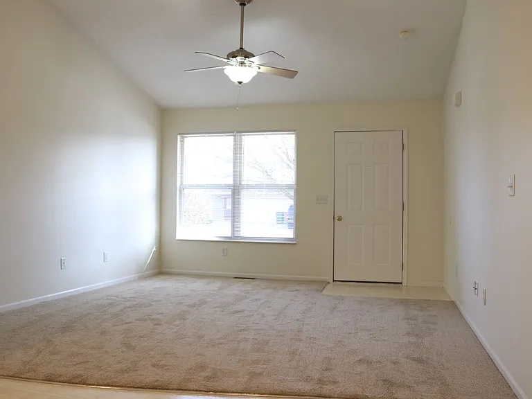 2271 Shamrock Ln — Photo 7