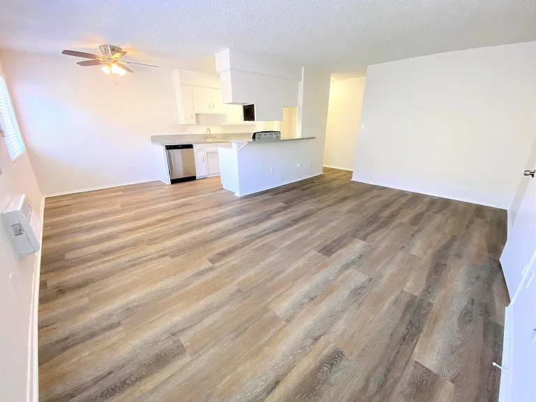 817 S. St. Andrews Pl — Photo 2