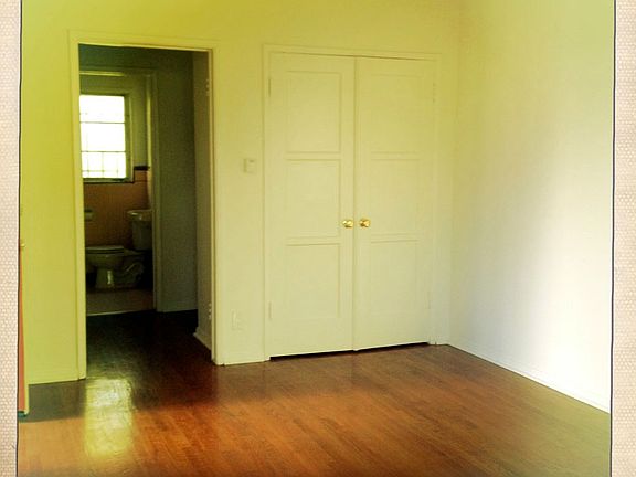 Living Room / Hall / Bathroom