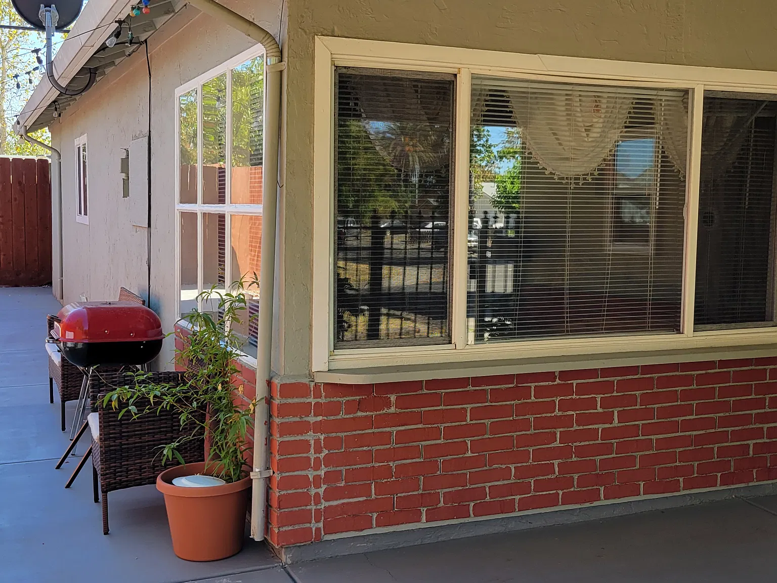 4 bed, 1200 sqft, $2,200 — Photo 3