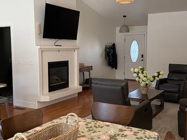 7202 Crown Crest Ave, Yakima, WA 98903