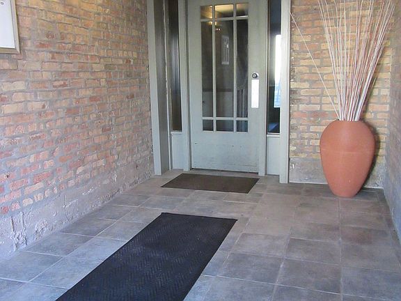 4th image of 3737 W Wrightwood Ave APT 3E